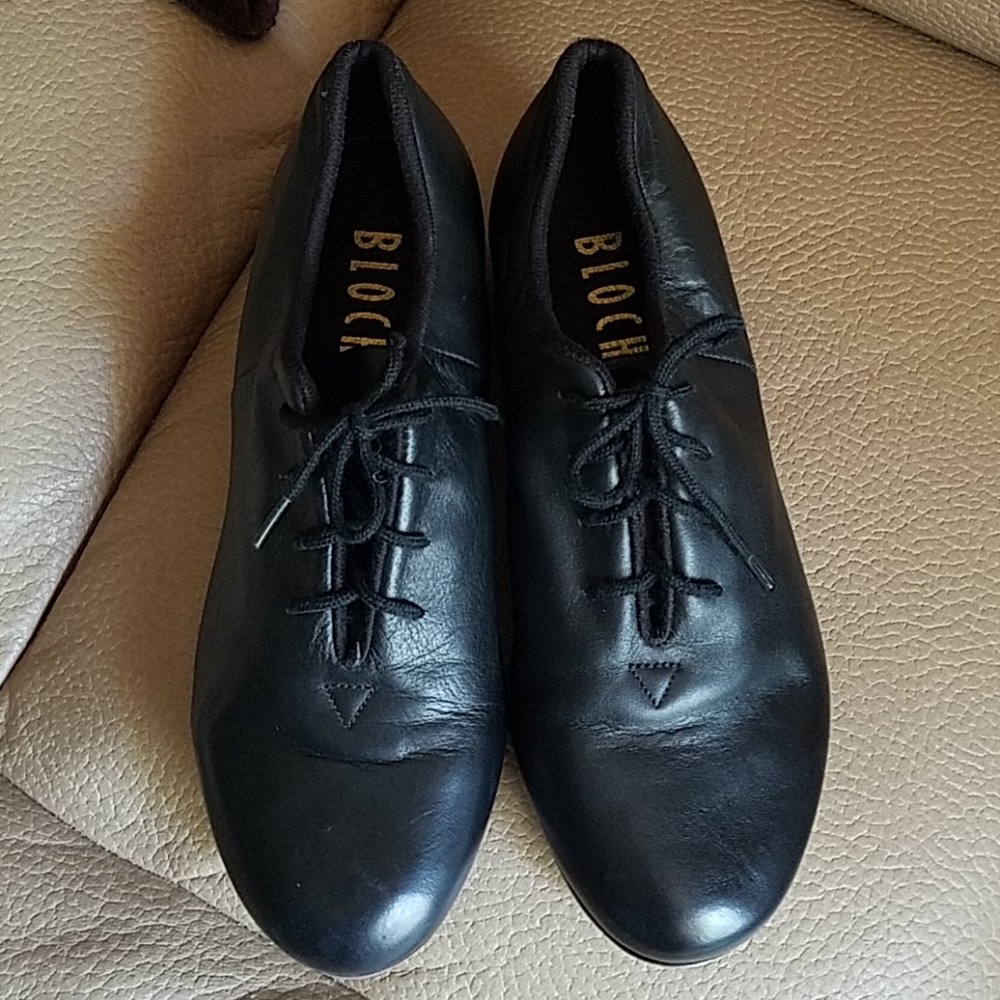 Block shockwave tap shoes